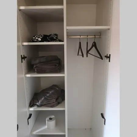 Stylish, Central, Wifi, Near Uni, Parking *